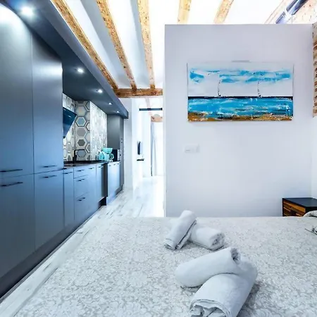 Chic Estudio Privado Al Lado De La Playa Valensiya